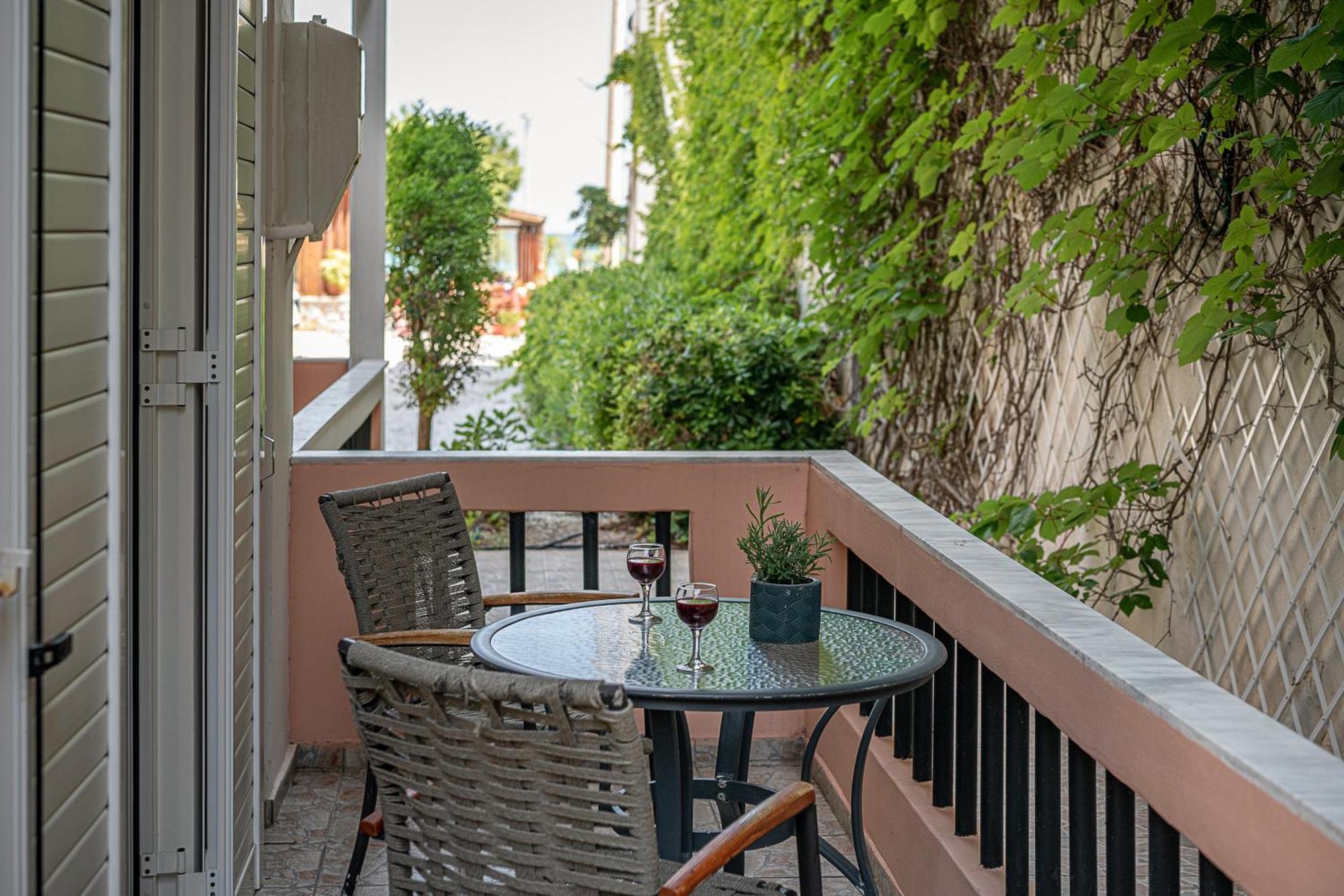 Elena Seafront Luxury Apartments Almirida Habitación foto
