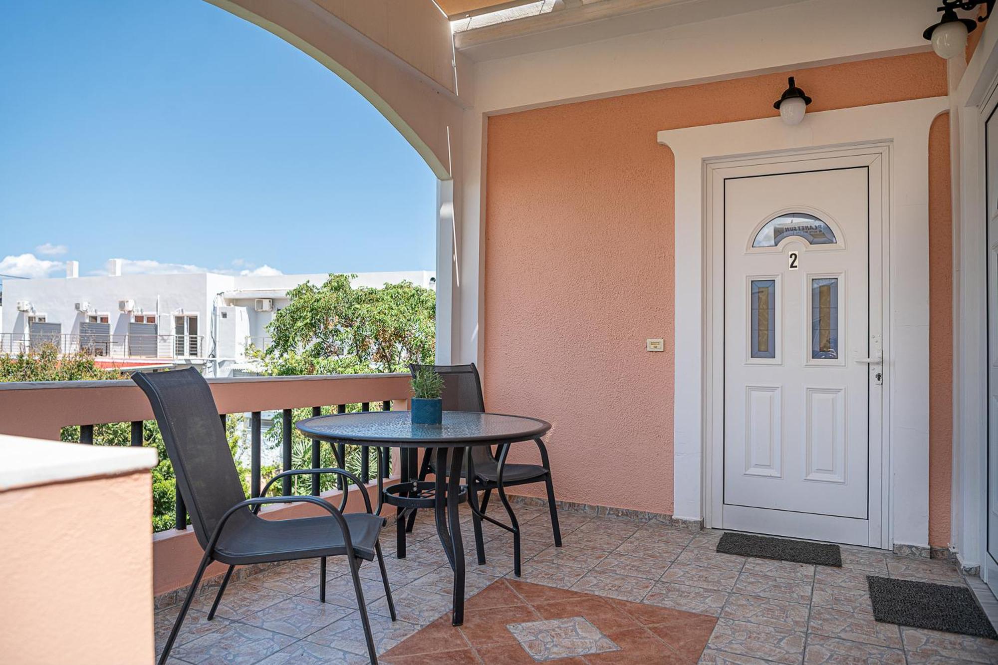 Elena Seafront Luxury Apartments Almirida Habitación foto