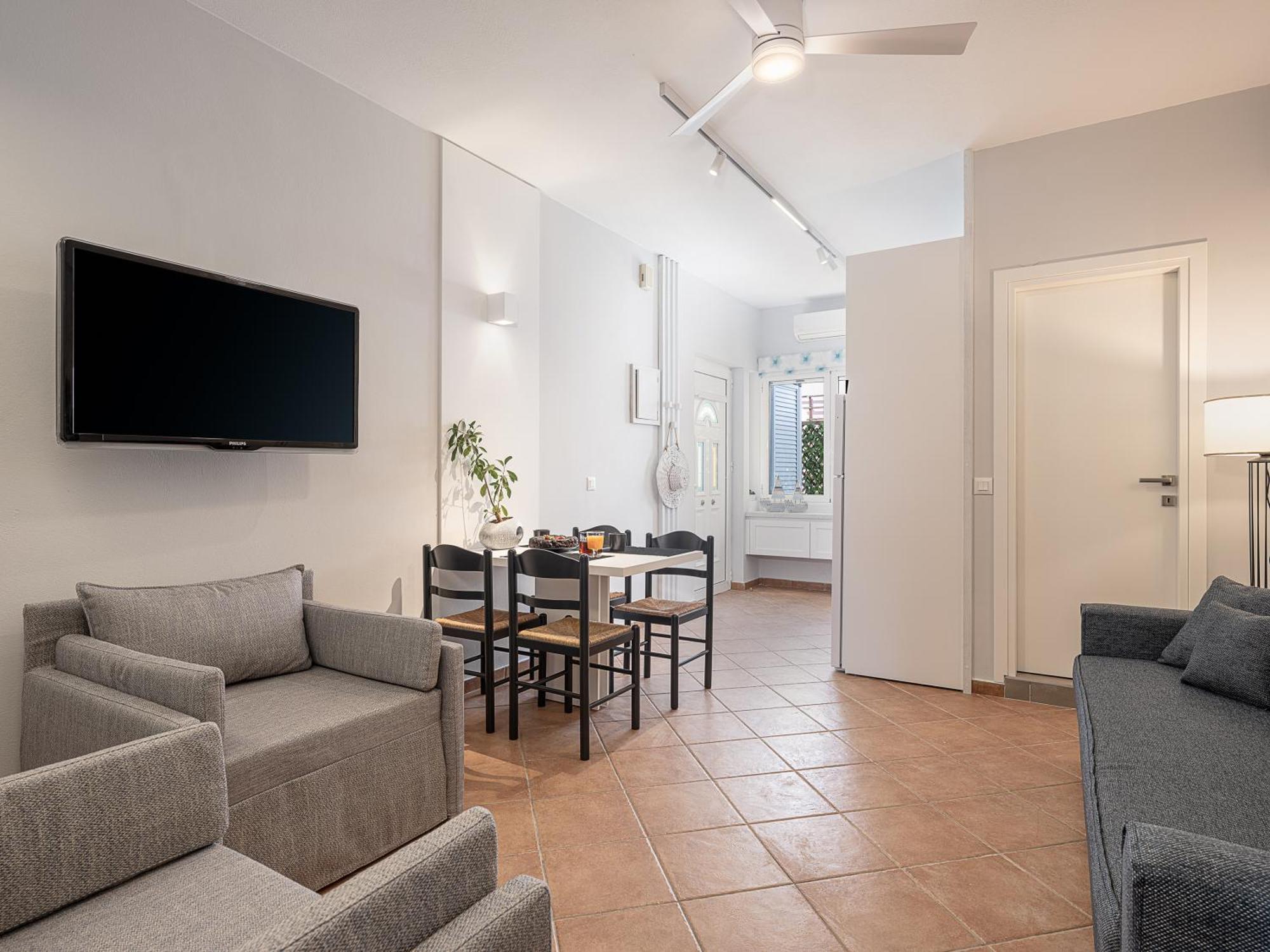 Elena Seafront Luxury Apartments Almirida Habitación foto